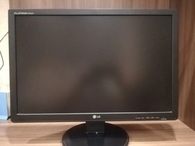 Лот: 15472270. Фото: 1. ЖК монитор 22" FullHD LG W2242T... ЖК-мониторы