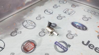 Лот: 23590212. Фото: 1. Клапан VVT-i Mazda CX-5 SH-VPTS... Двигатель и элементы двигателя