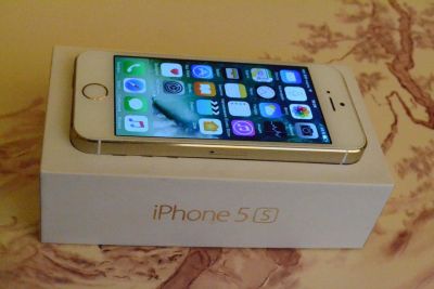 Лот: 9439960. Фото: 1. iPhone 5S 16Gb Gold - Золотой... Смартфоны