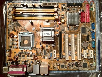 Лот: 2440848. Фото: 1. ASUS P5B. Материнские платы