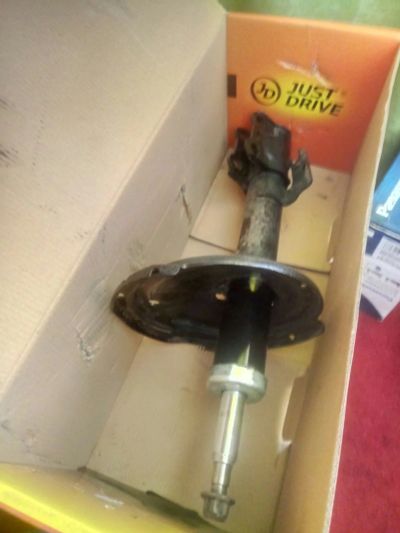 Лот: 14815286. Фото: 1. Передние стойки Харриер Harrier... Ходовая, подвеска, рулевое управление