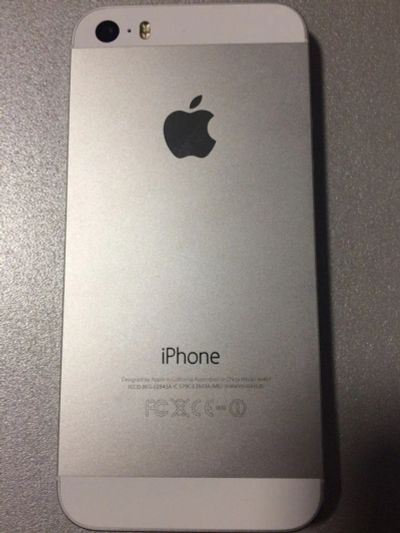 Лот: 10844757. Фото: 1. Iphone 5s 16GB silver (куплен... Смартфоны