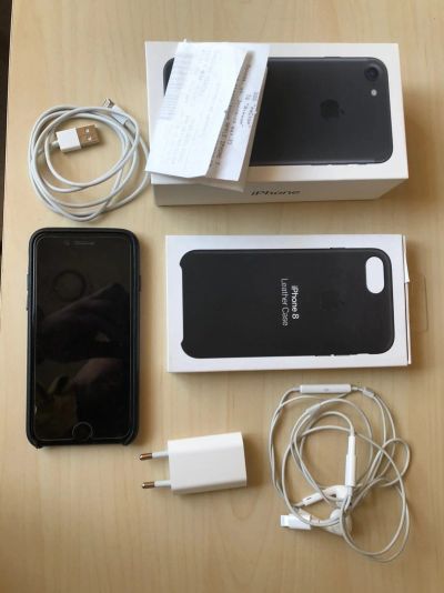 Лот: 15429220. Фото: 1. iphone 7 32. Смартфоны