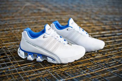 Лот: 12649001. Фото: 1. Кроссовки Adidas Porsche Design... Кеды, кроссовки, слипоны