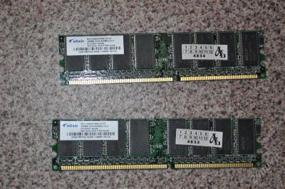 Лот: 1147107. Фото: 1. 2 х DDR-400MHzкаждая по 256мб. Оперативная память