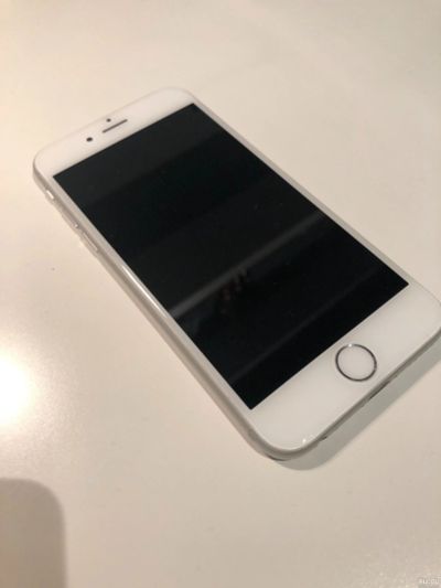 Лот: 18072458. Фото: 1. iPhone 6 Silver 16GB. Смартфоны
