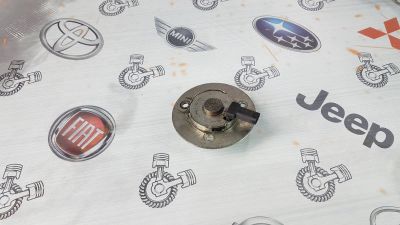 Лот: 23584573. Фото: 1. Клапан фазорегулятора Skoda Octavia... Двигатель и элементы двигателя