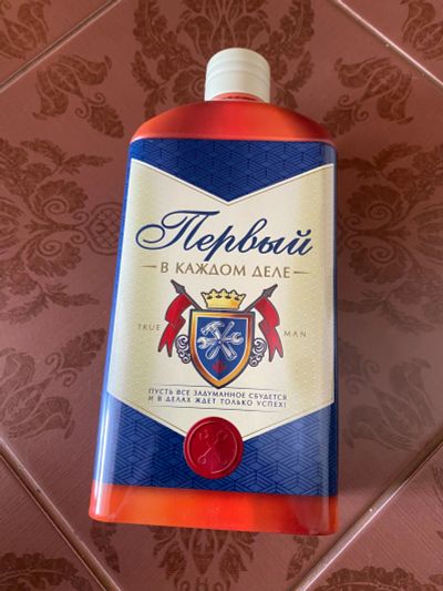 Лот: 20537085. Фото: 1. Чёрный чай в подарочной упаковке. Чай, кофе, какао