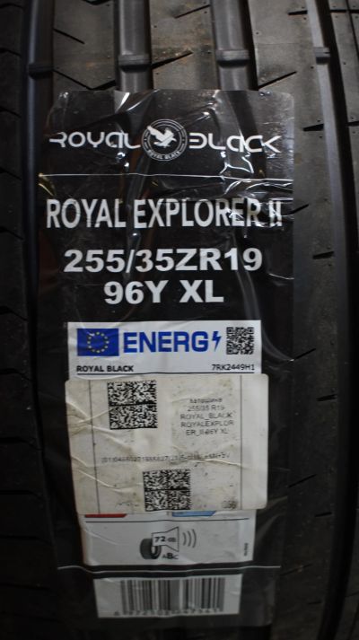 Лот: 23493560. Фото: 1. Летняя резина 255/35 R-19 "Royal... Шины
