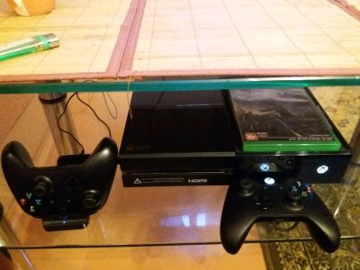 Лот: 11155573. Фото: 1. Xbox one, куча игр 2 геймпада... Игровые приставки, консоли