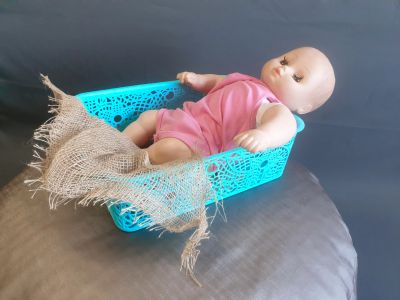 Лот: 16424088. Фото: 1. Ящик плетеный для фотосъемки новорожденных... Детские кровати и кроватки