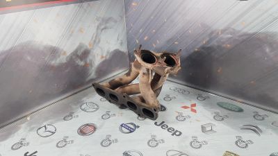 Лот: 23589448. Фото: 1. Коллектор выпускной Toyota Altezza... Двигатель и элементы двигателя