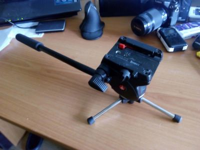 Лот: 9262649. Фото: 1. Manfrotto-701HDV видеоголова. Штативы, держатели