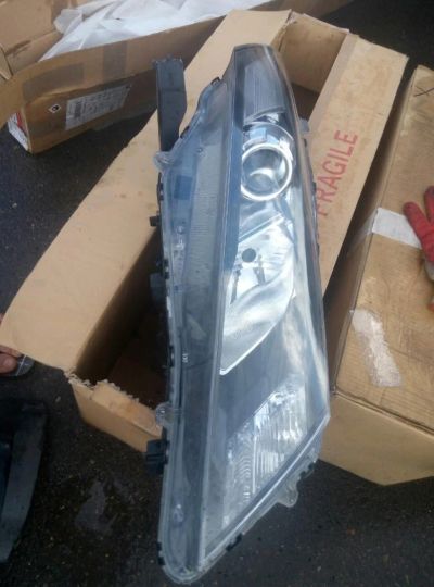 Лот: 7965130. Фото: 1. Фара правая оригинал Honda Legend... Оптика и освещение