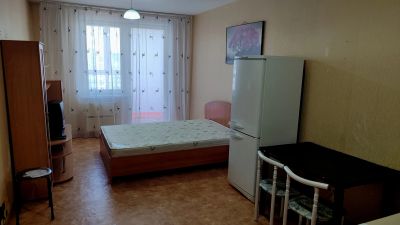 Лот: 17581562. Фото: 1. Сдам в аренду квартиру-студию... Квартиры, студии