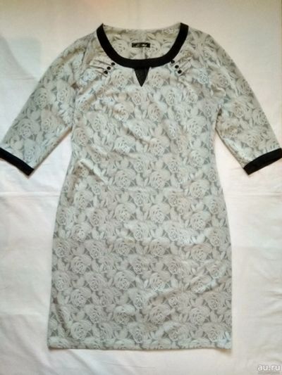 Лот: 17005453. Фото: 1. Платье в серых розочках (размер... Платья