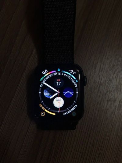 Лот: 12653411. Фото: 1. Apple watch 4 44мм почти новые. Смарт-часы, фитнес-браслеты, аксессуары