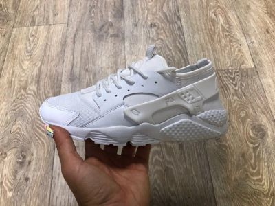 Лот: 9729756. Фото: 1. Кроссовки Nike Huarache. Кеды, кроссовки, слипоны