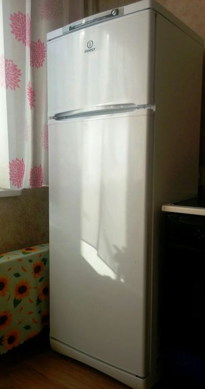 Лот: 11705325. Фото: 1. Холодильник Indesit ST167 с морозильной... Холодильники, морозильные камеры