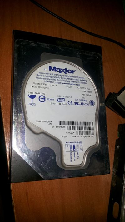 Лот: 11763875. Фото: 1. 2 HDD на 40гб Maxtor и Western... Жёсткие диски (HDD)