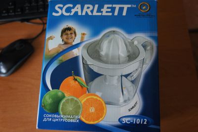 Лот: 11623399. Фото: 1. Соковыжималка для цитрусовых Scarlett... Кухонная