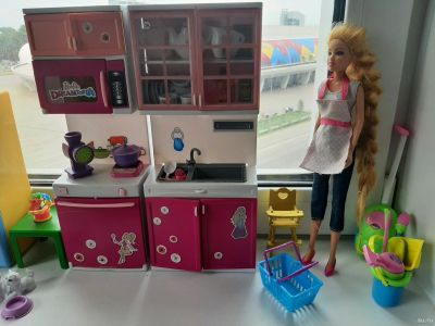 Лот: 17788761. Фото: 1. Куклы Барби с мебелью и транспортом. Куклы и аксессуары