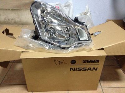 Лот: 10207033. Фото: 1. Фара корпус фары правая фара Nissan... Оптика и освещение