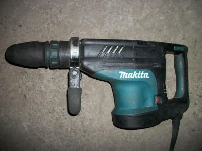 Лот: 7327426. Фото: 1. Отбойный молоток Makita HM1203C. Электроинструмент