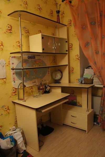 Лот: 3577624. Фото: 1. Компьютерный стол. Компьютерные и письменные столы
