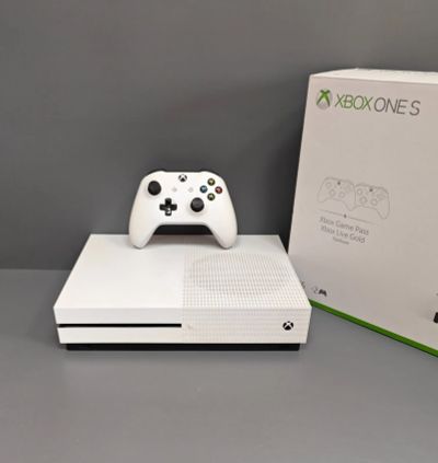 Лот: 20761048. Фото: 1. Xbox One S 1Tb. Игровые приставки, консоли