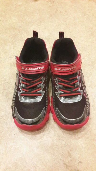 Лот: 10128188. Фото: 1. Светящиеся кроссовки Skechers... Кеды, кроссовки