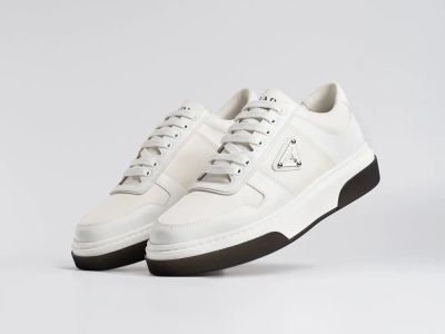 Лот: 25642565. Фото: 1. Кроссовки Prada. Кеды, кроссовки, слипоны