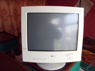Лот: 58481. Фото: 1. Монитор LG. ЭЛТ-мониторы