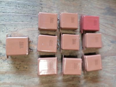 Лот: 25675718. Фото: 1. Конденсаторы 10.0мкФ 400В. 10... Конденсаторы