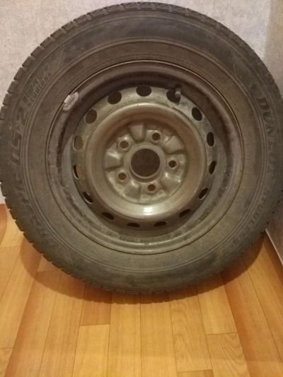 Лот: 10456303. Фото: 1. Dunlop 185/70 R14? зима на штамповках... Шины на дисках