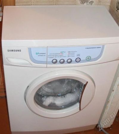Лот: 722152. Фото: 1. Узкая стиральная машина Samsung... Стиральные машины