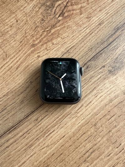 Лот: 22183063. Фото: 1. Часы Apple Watch 2 серия, 40 мм. Смарт-часы, фитнес-браслеты, аксессуары