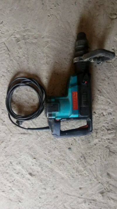 Лот: 14322329. Фото: 1. Перфоратор Makita HR5001c. Электроинструмент