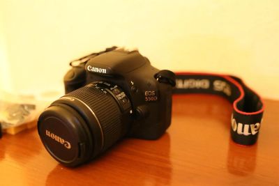 Лот: 3489684. Фото: 1. Canon 550D Kit 18-55. Цифровые зеркальные