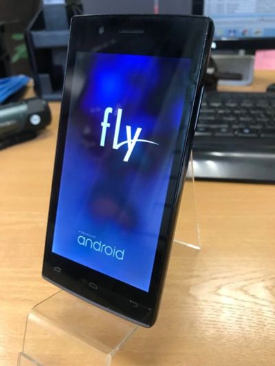 Лот: 17955811. Фото: 1. Смартфон Fly FS451 Nimbus 1. Смартфоны