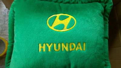 Лот: 5375928. Фото: 1. Подушка с логотипом "HYuNDAI... Одеяла, подушки