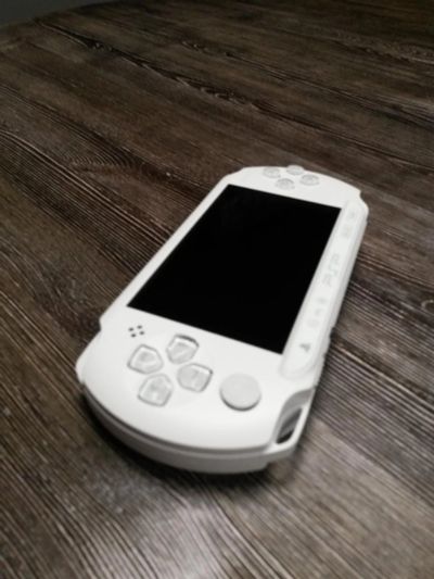 Лот: 6276281. Фото: 1. PSP E1008 street . Прошитая. обмен. Игровые приставки, консоли