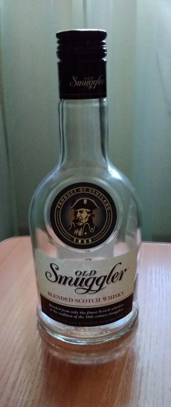 Лот: 12519995. Фото: 1. Бутылка из-под виски Old Smuggler. Бутылки, пробки, этикетки