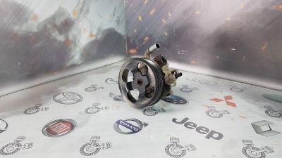Лот: 23585575. Фото: 1. Насос гидроусилителя Toyota Avensis... Ходовая, подвеска, рулевое управление