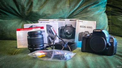 Лот: 13694421. Фото: 1. Canon 600d + объектив 18-55 полный... Цифровые зеркальные
