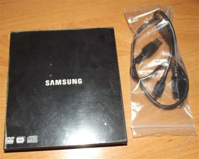 Лот: 2057499. Фото: 1. Внешний DVD привод Samsung SE-S084F. Приводы CD, DVD, BR, FDD