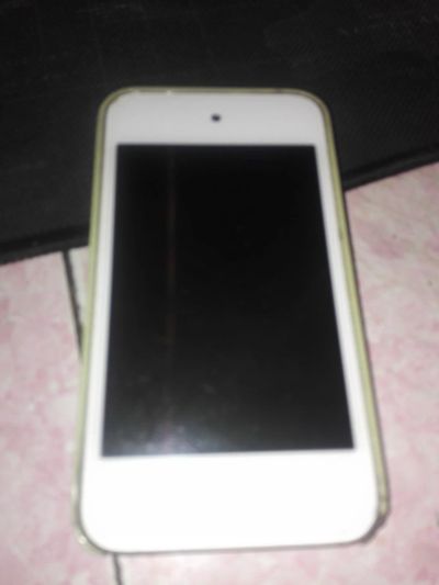 Лот: 17889045. Фото: 1. iPod touch 4 8Gb. Плееры