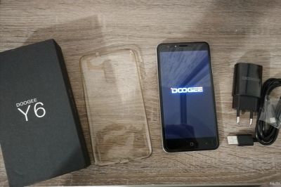 Лот: 14903995. Фото: 1. Смартфон Doogee Y6. Смартфоны