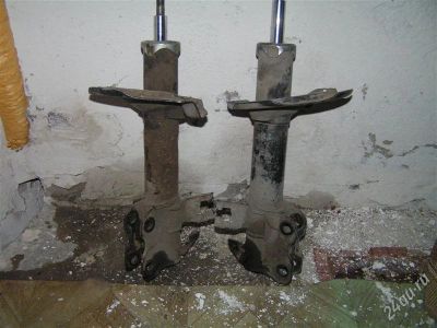 Лот: 1736856. Фото: 1. Стойки Nissan tino V10. 4шт. Ходовая, подвеска, рулевое управление