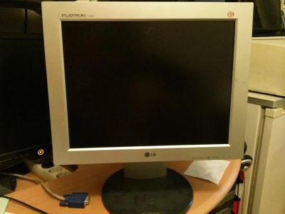 Лот: 4593466. Фото: 1. Монитор LG Flatron L1530B 2 входа... ЖК-мониторы